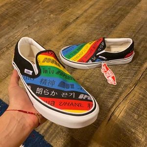 SOLD✨NWT✨ Rainbow ESPÍRITU Vans Slip-Ons